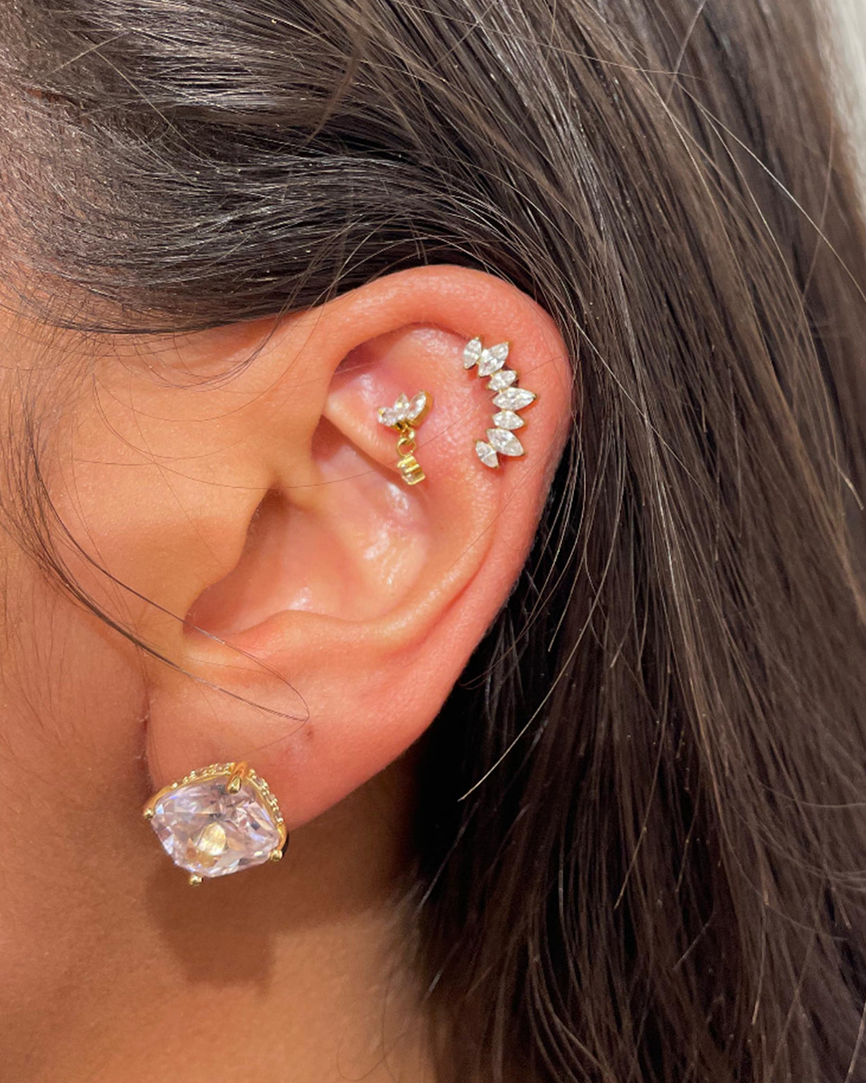 Titanium Bold Piercing with Crystals - Noella