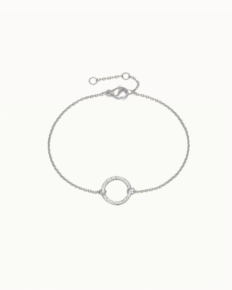 Fine Bracelet with Hammered Circle - Jildau