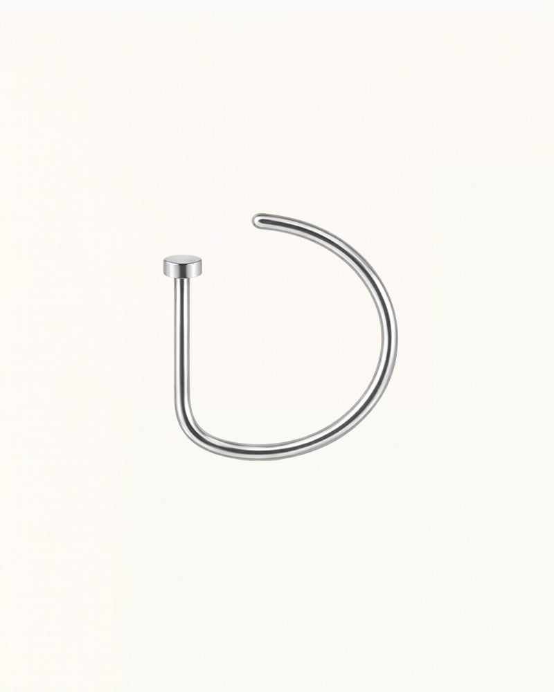 Minimalistisches Nasenpiercing aus Titan – Jillian